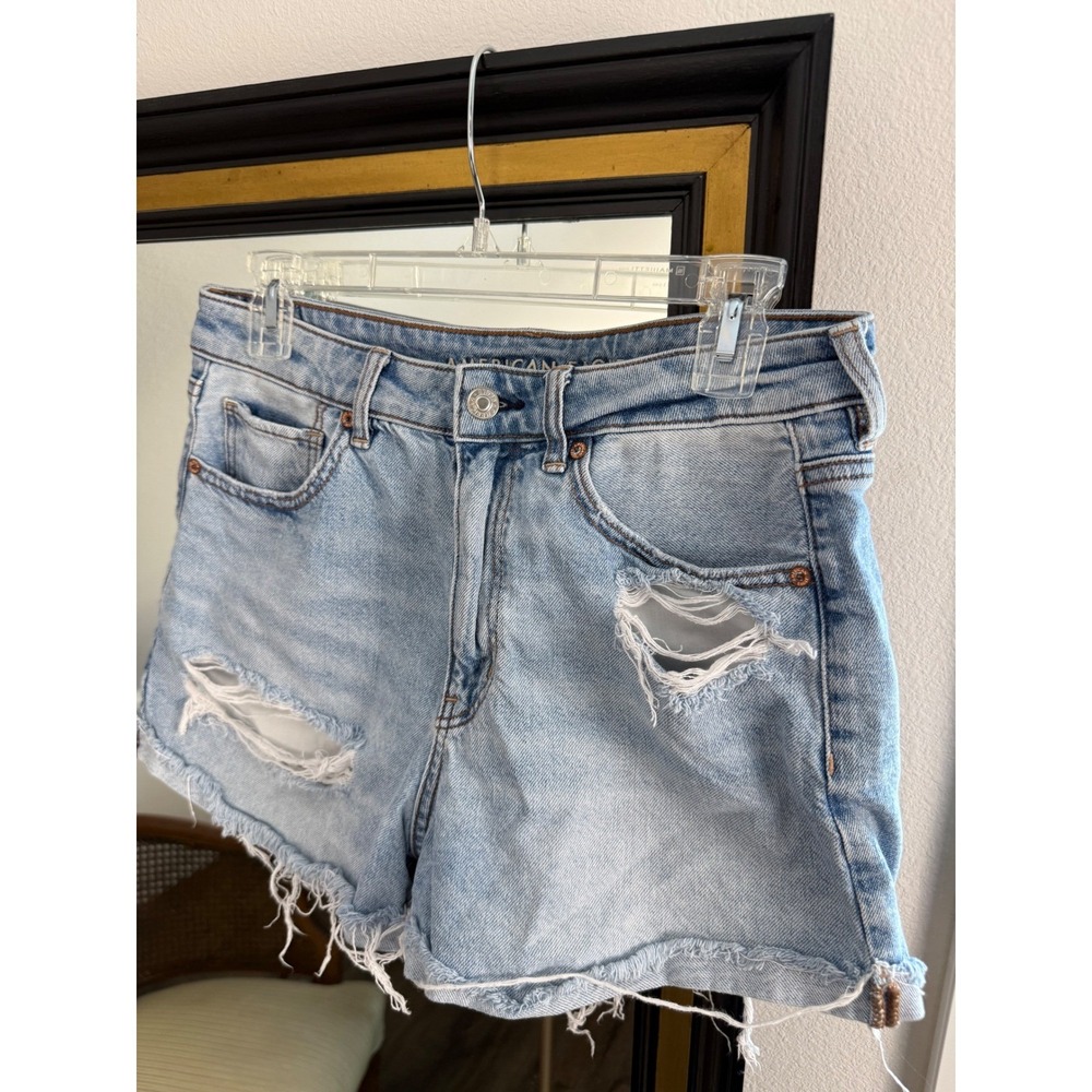 American Eagle Mom Short Light Wash Distressed High Rise Jean Shorts Size 6